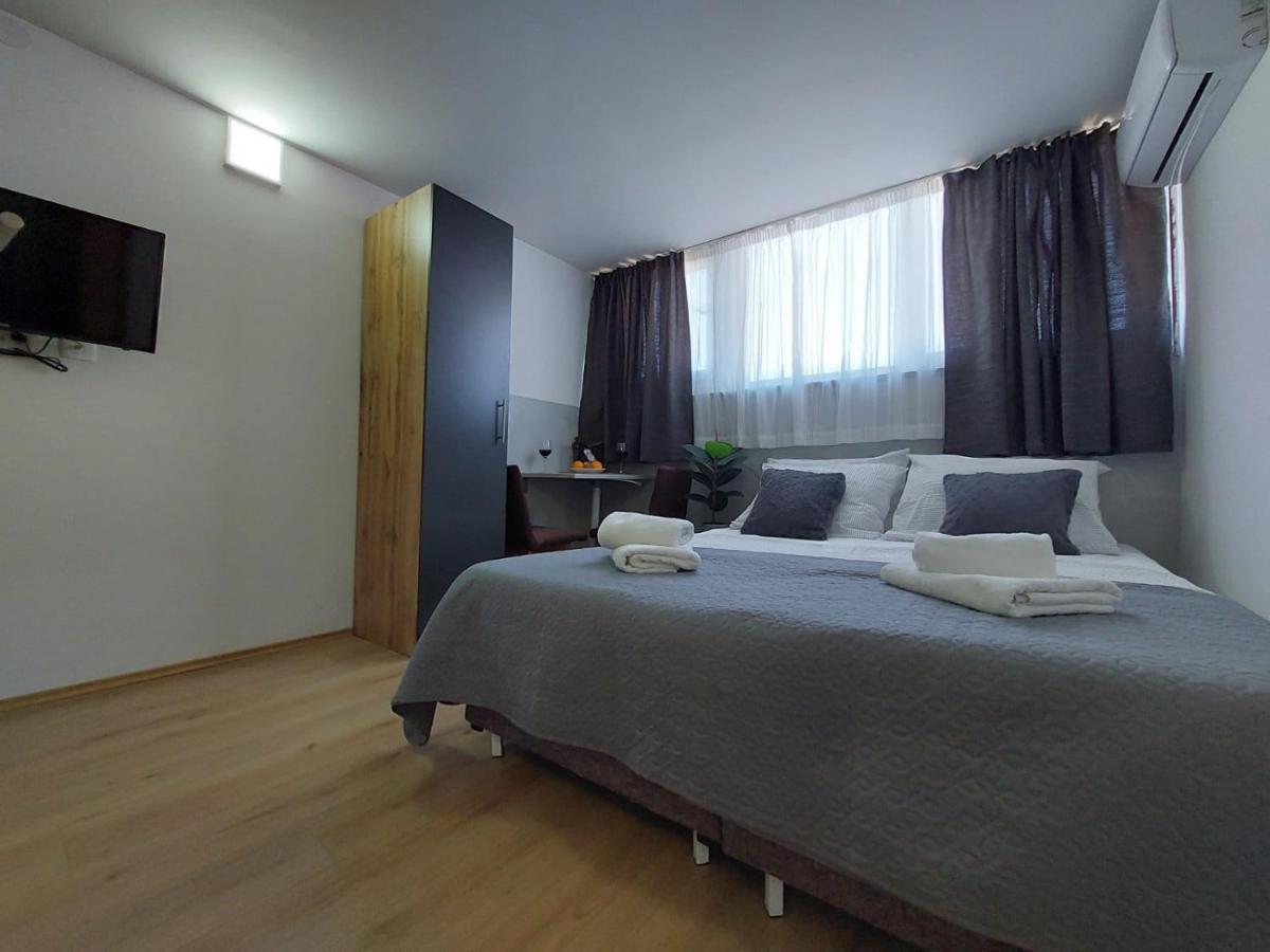 Apartmani Roza Pula Exterior foto
